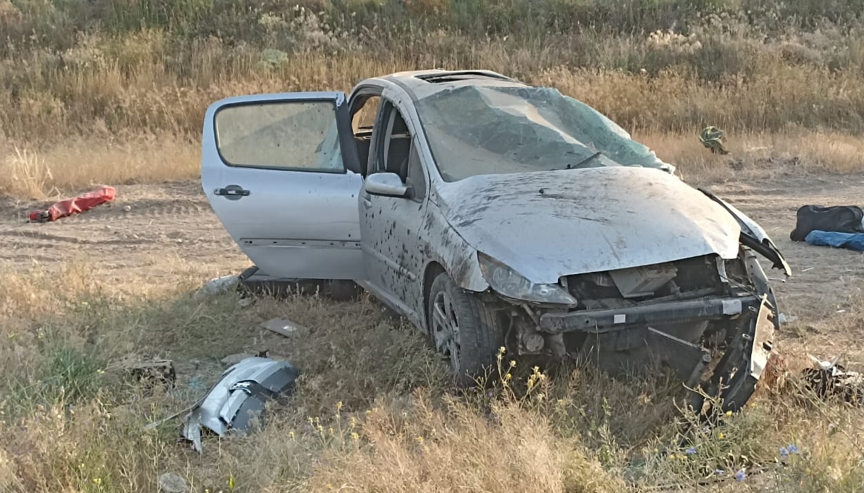 Şarampole Devrilen Otomobil Can Aldı!