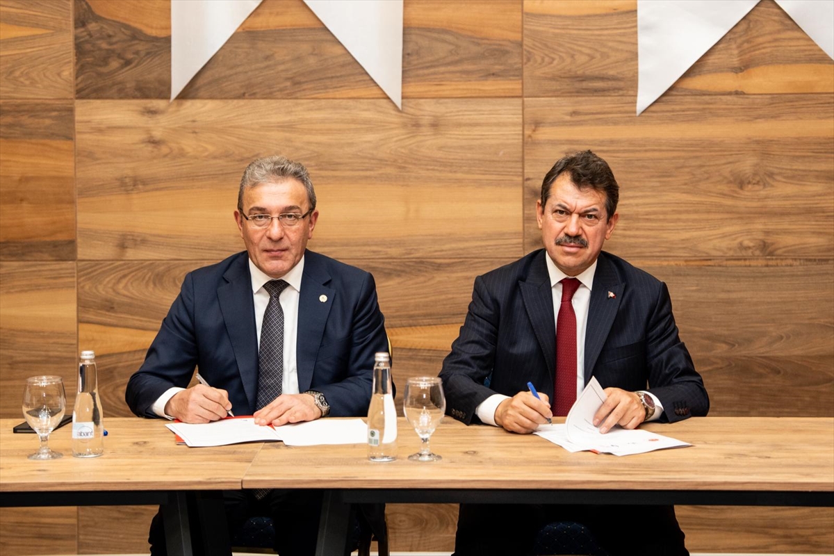 İzmir'de insan hakları, şiddetle mücadele ve sosyal arabuluculuk protokolü imzalandı