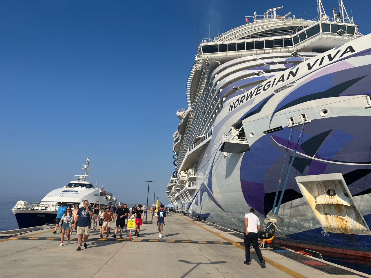 Bodrum'a "Norwegian Viva" kruvaziyeriyle 3 bin 581 yolcu geldi