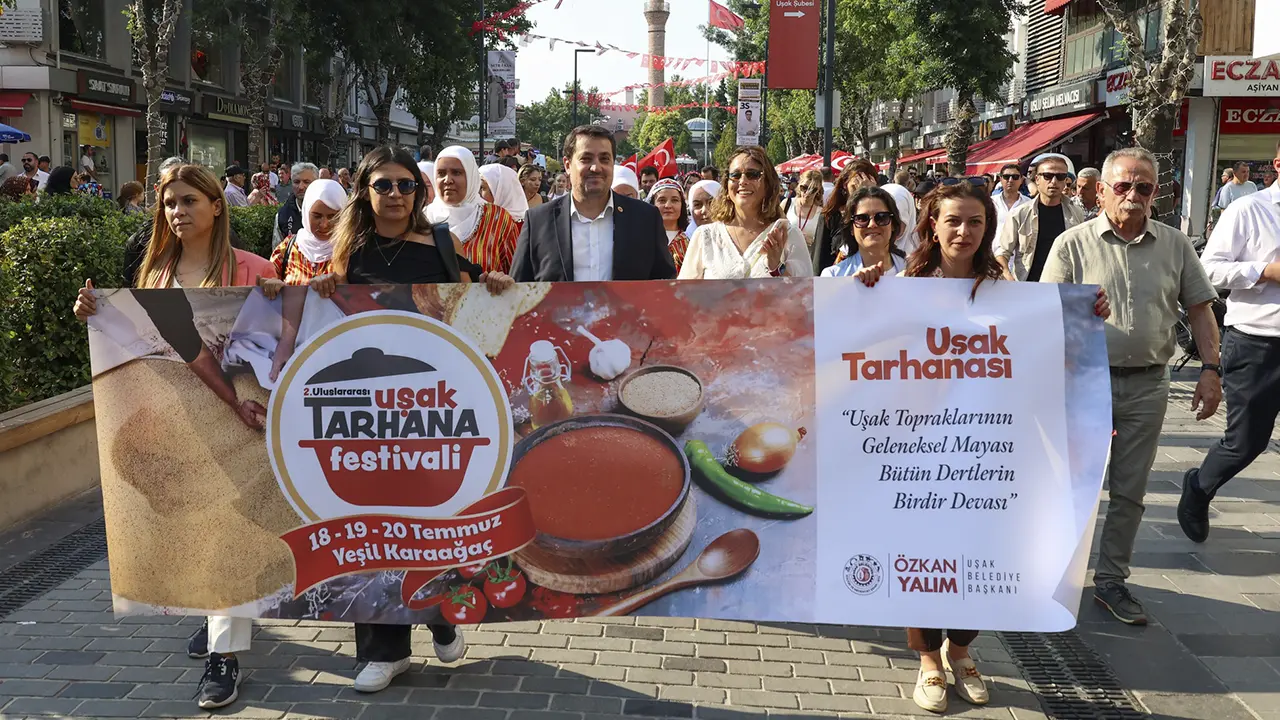 Uşak Tarhana Festivali Start Verdi: İlk Gün Renkli Görüntülere Sahne Oldu!