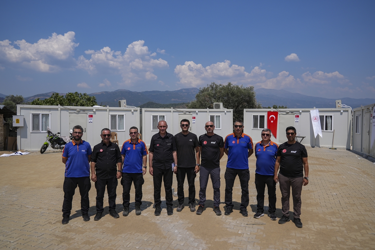 İzmir'deki orman yangınlarının yaraları sarılmaya çalışılıyor