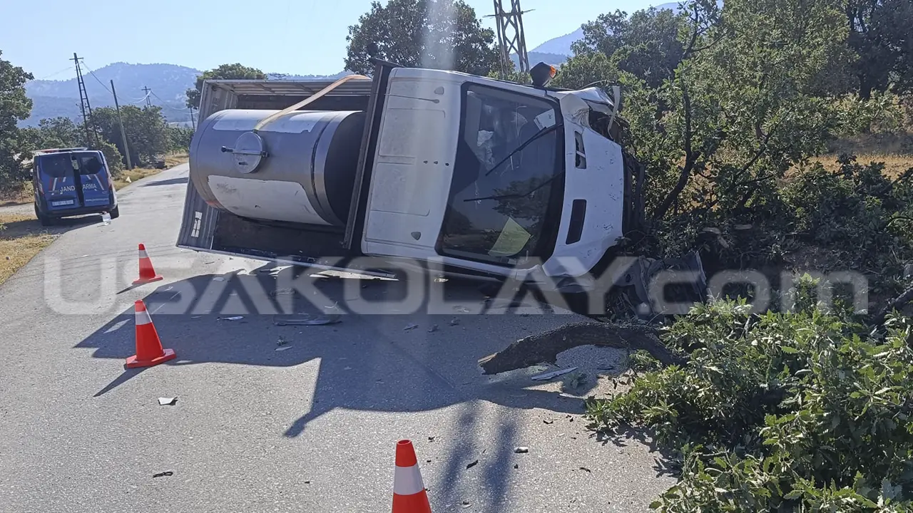 Uşak'ta süt toplayan araçla motosiklet çarpıştı: 1 ağır yaralı!