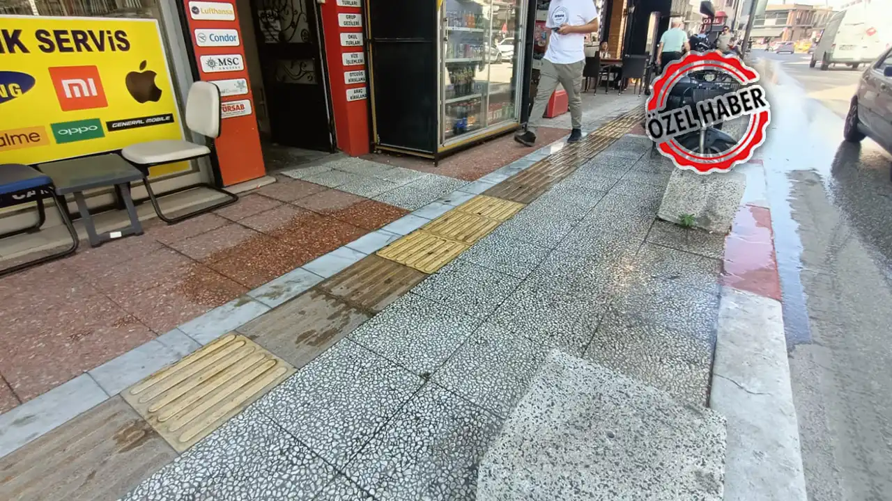 Uşak'ta Barbaros Caddesi’nde Su İsrafı!