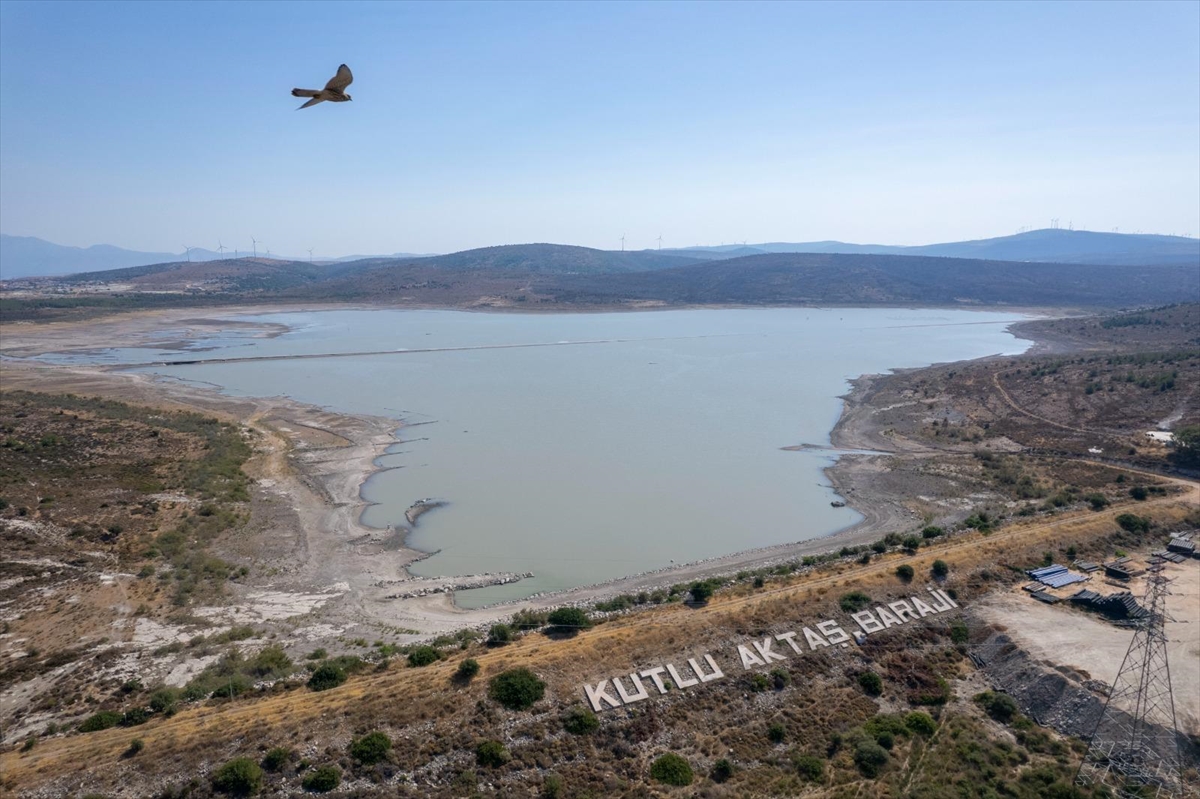 Su kaynakları azalan Çeşme'de her gün 7 saat zorunlu su kesintisi yapılacak