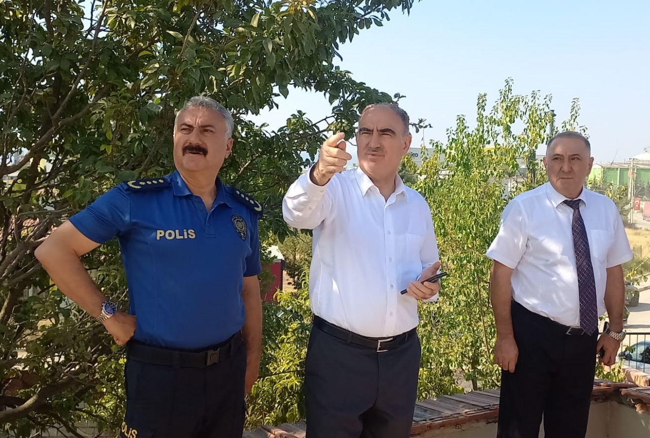 Manisa'nın Yunusemre ilçesindeki orman yangını kontrol altında