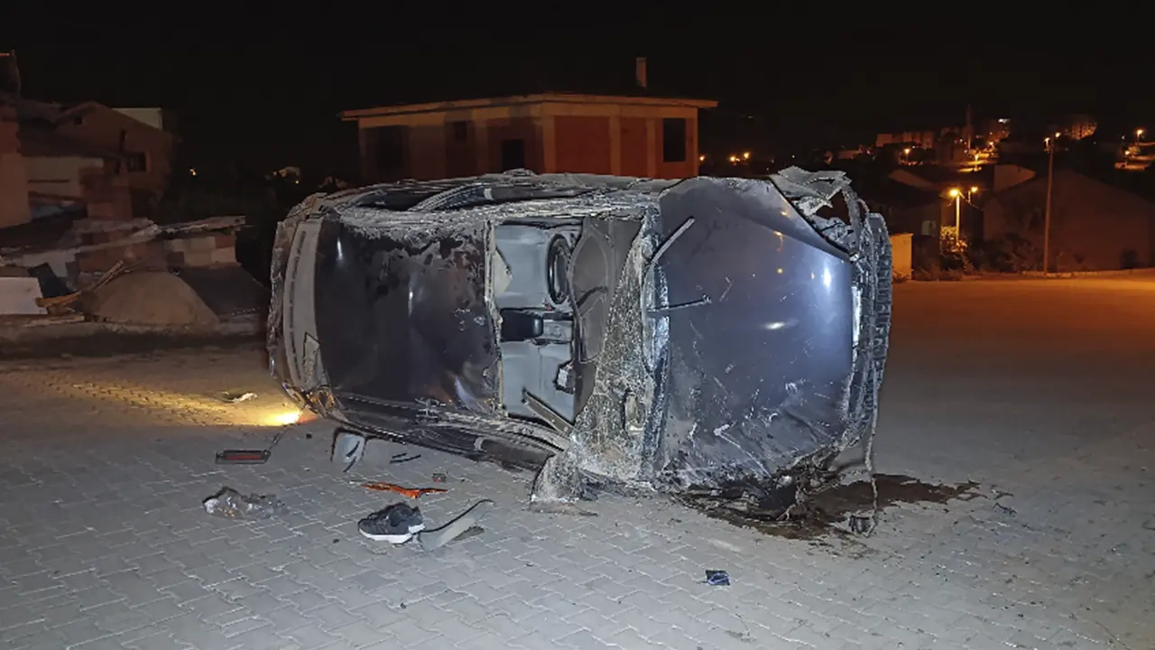 Banaz’da otomobil takla attı: 1’i ağır 2 yaralı