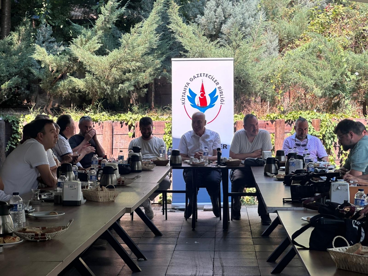 Kütahya Gazeteciler Birliği, basın mensuplarıyla bir araya geldi