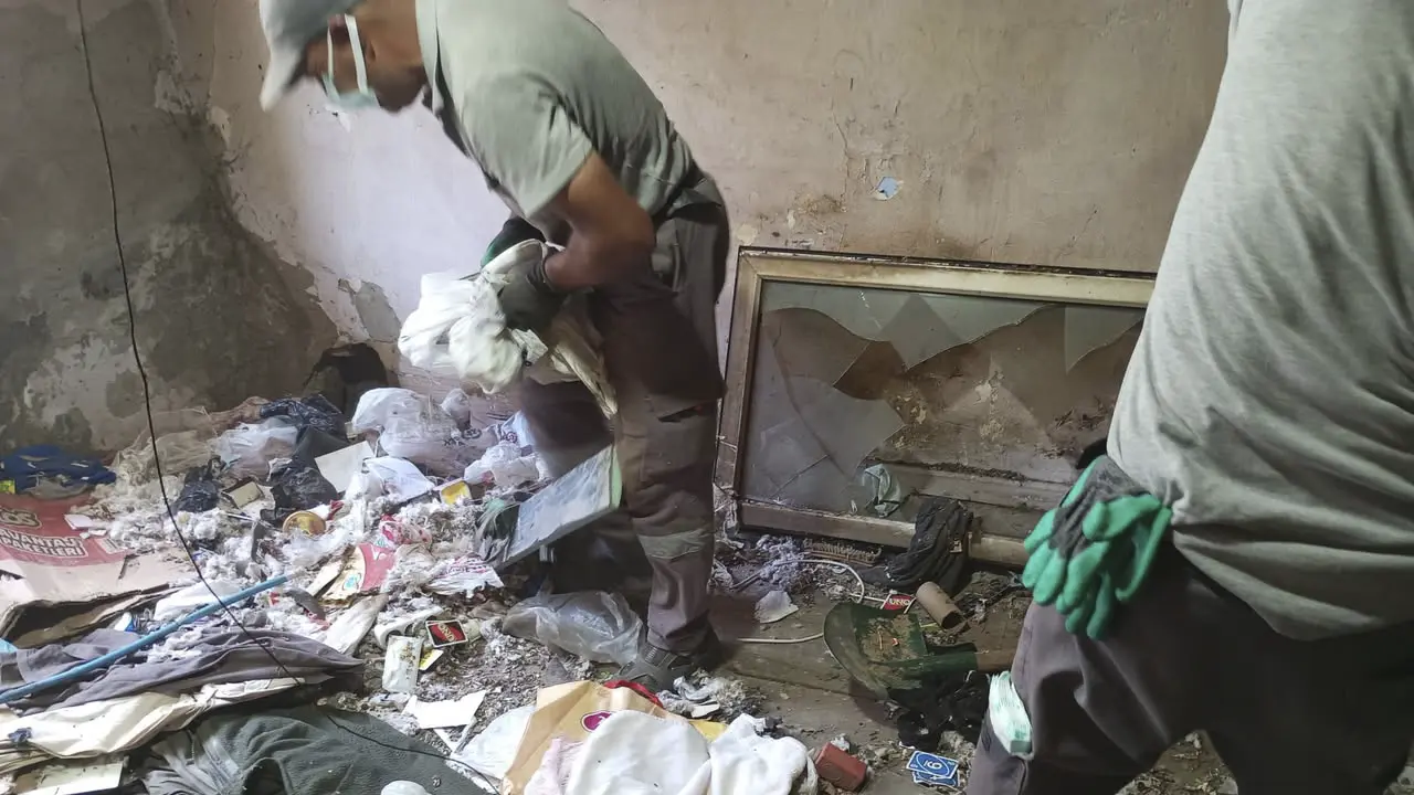 Uşak’ta Çöp Ev Krizi Temizlikle Son Buldu