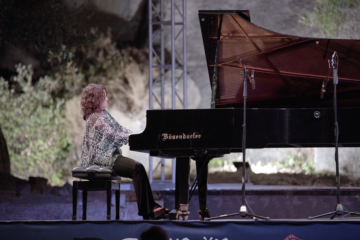 Rus piyanist Katya Apekisheva, 22. Gümüşlük Müzik Festivali'nde konser verdi