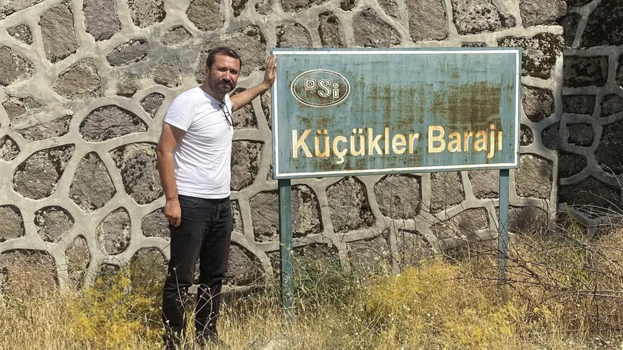 Uşak’ta Su Krizi: “Halk Musluk Başında, Başkan ve Vekiller Havuzda”