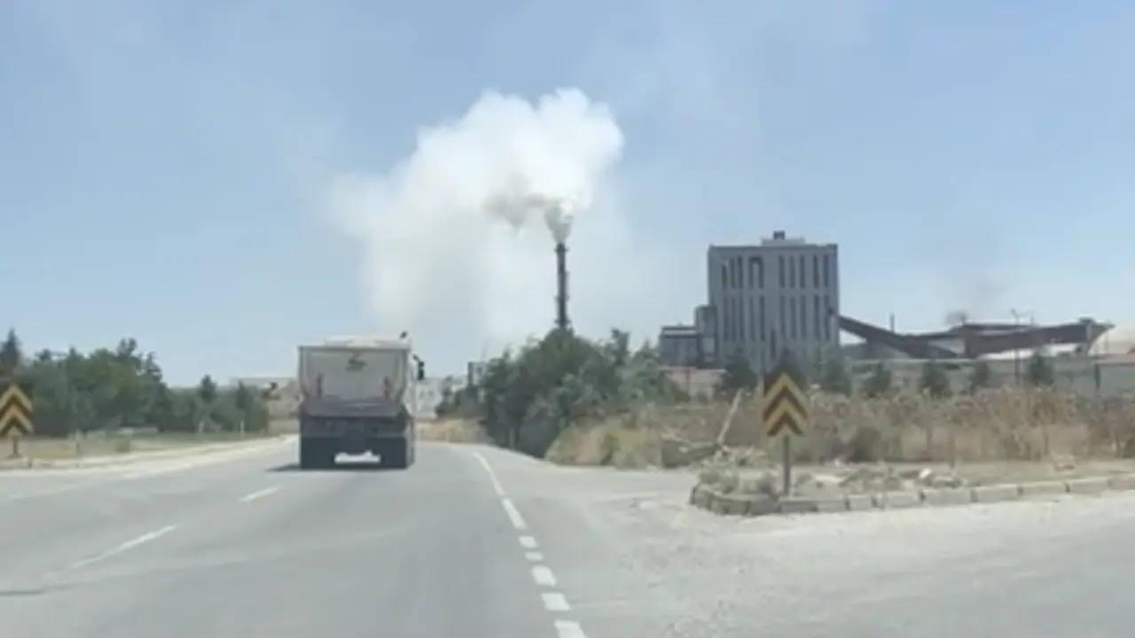 Katı Atık Tesisi Mi, Zehir Bacası Mı? Uşaklılar İsyanda!