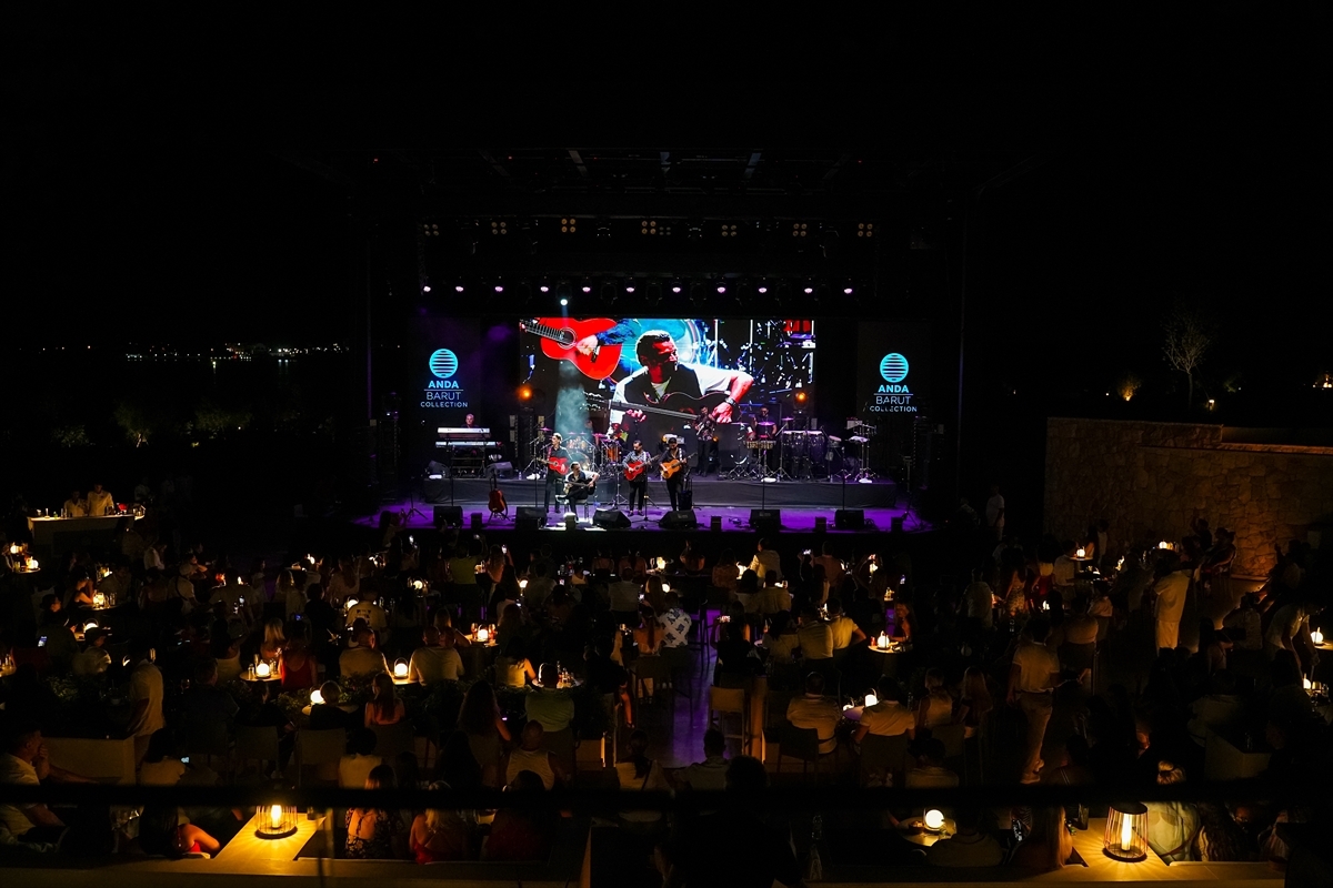 Gipsy Kings by Andre Reyes, Didim'de müzikseverlerle buluştu
