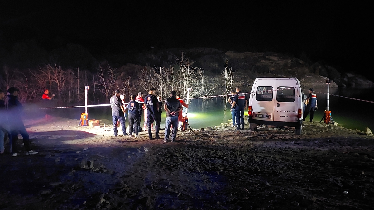 Denizli'de gölete düşen kişi aranıyor
