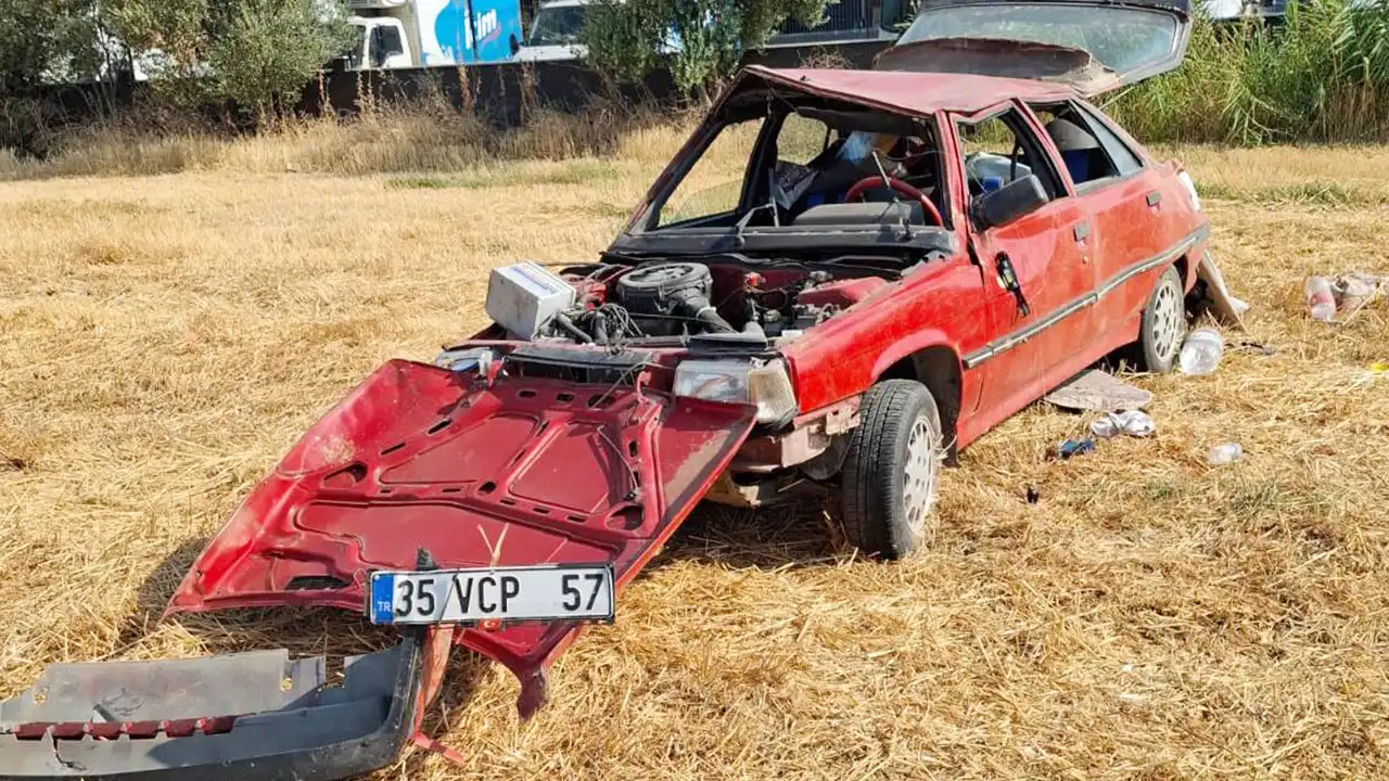Tarlaya Devrilen Otomobilin Sürücüsü Öldü