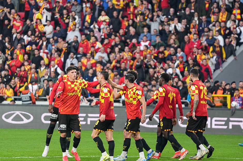 Göztepe, Avek Otomotiv ve Avec Rent a Car ile sponsorluk anlaşması imzaladı