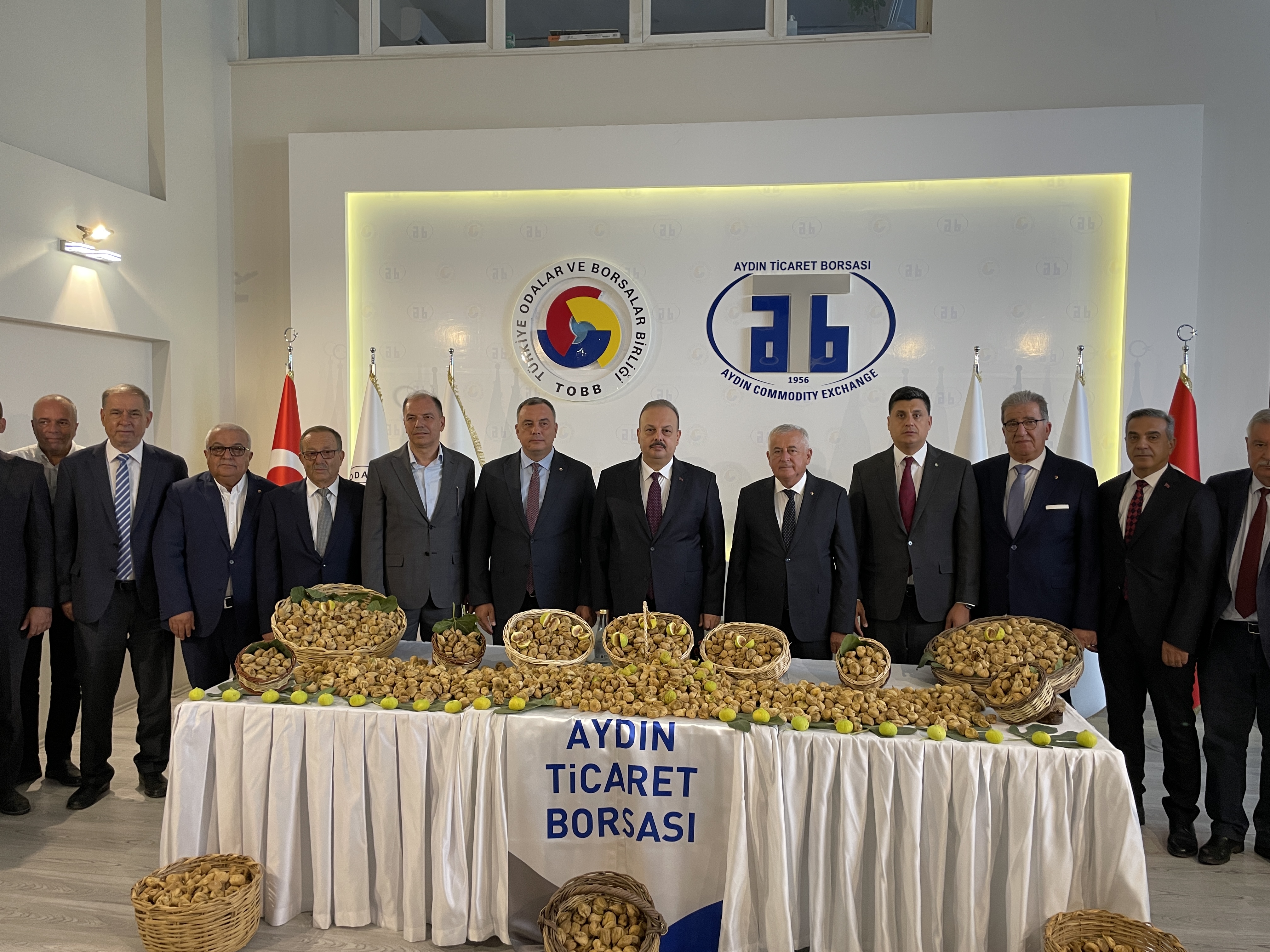 Aydın'da sezonun ilk kuru incirine 800 liralık 'sembolik fiyat'