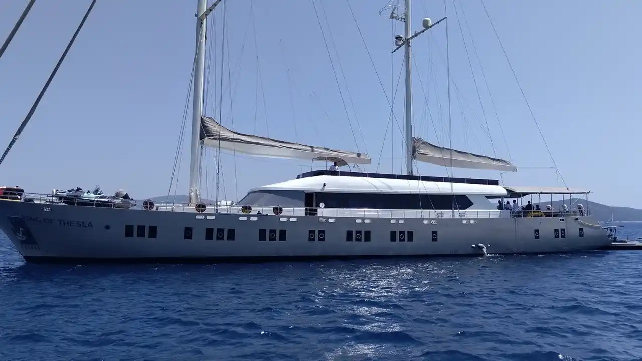 Bodrum açıklarında teknede fenalaşan Meksikalı turiste tıbbi tahliye yapıldı