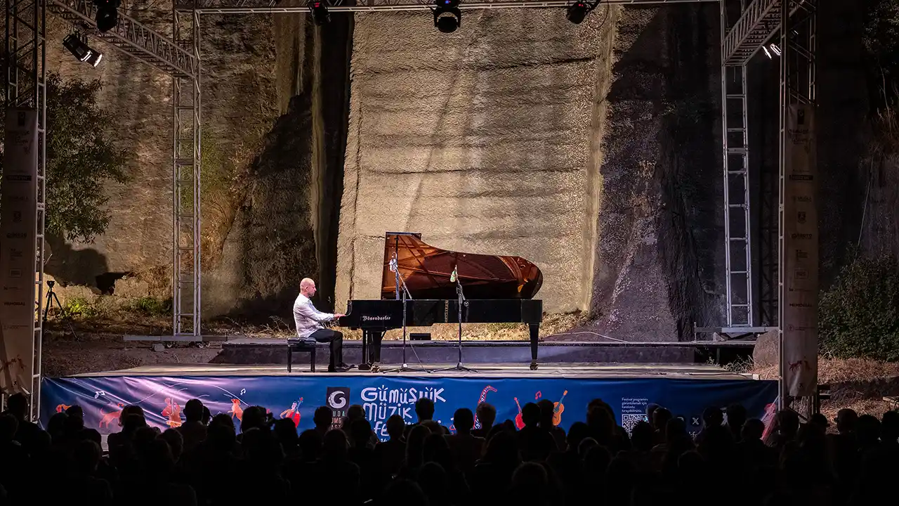 Macar piyanist Istvan Szekely Bodrum'da konser verdi