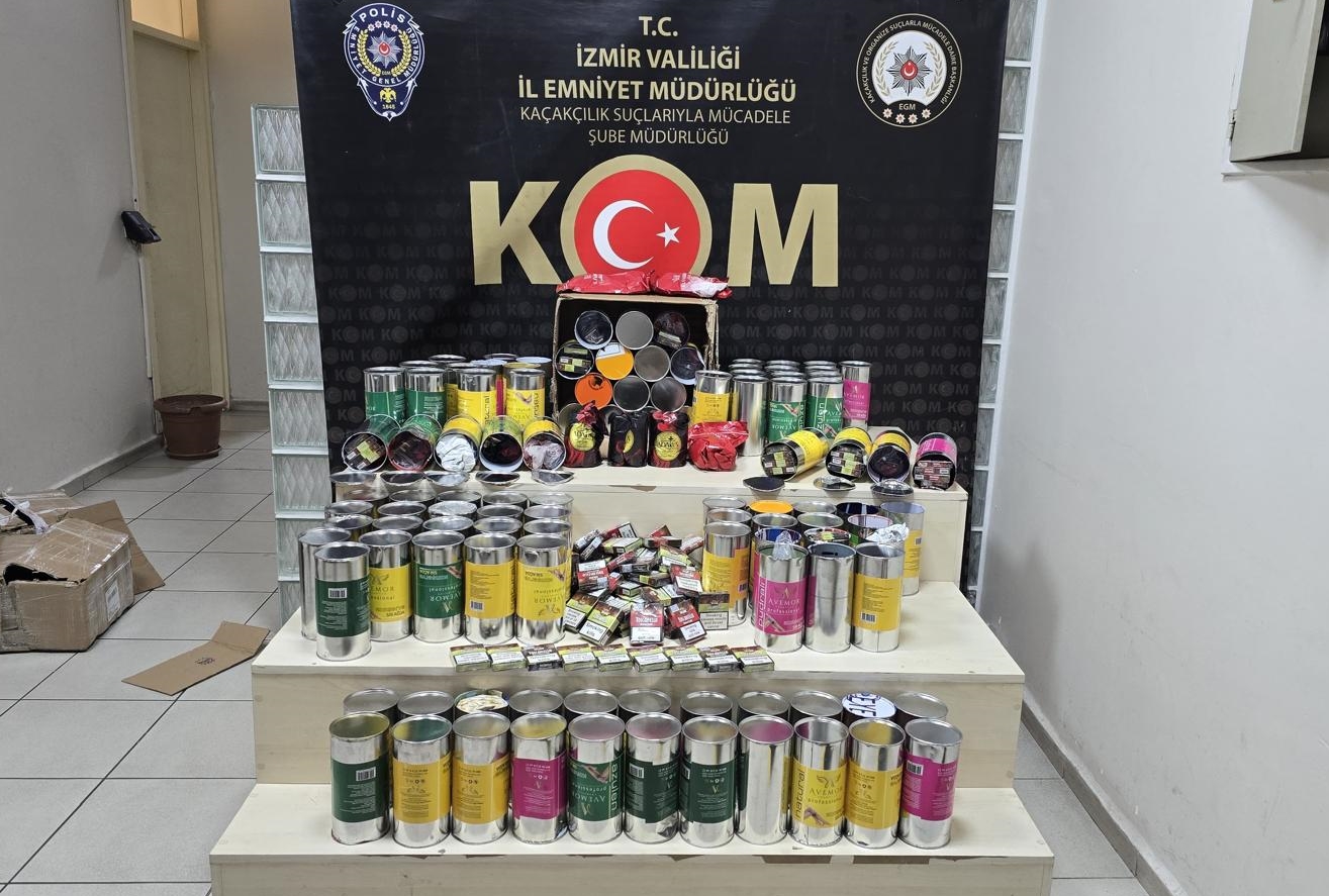 İzmir'de kaçakçılık operasyonlarında 21 kişiye adli işlem yapıldı