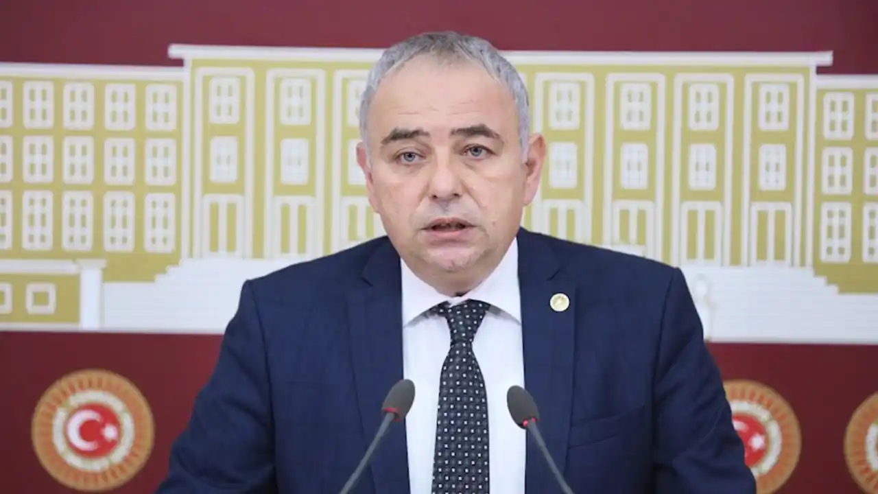 Uşak CHP’deki İstifalar İçin Manisa Milletvekili Bakırlıoğlu Bekleniyor