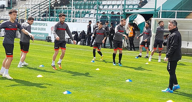 AFC KABLO KANALLARI UŞAKSPOR, SAHASINDA SARIYER İLE 1-1 BERABERE KALDI