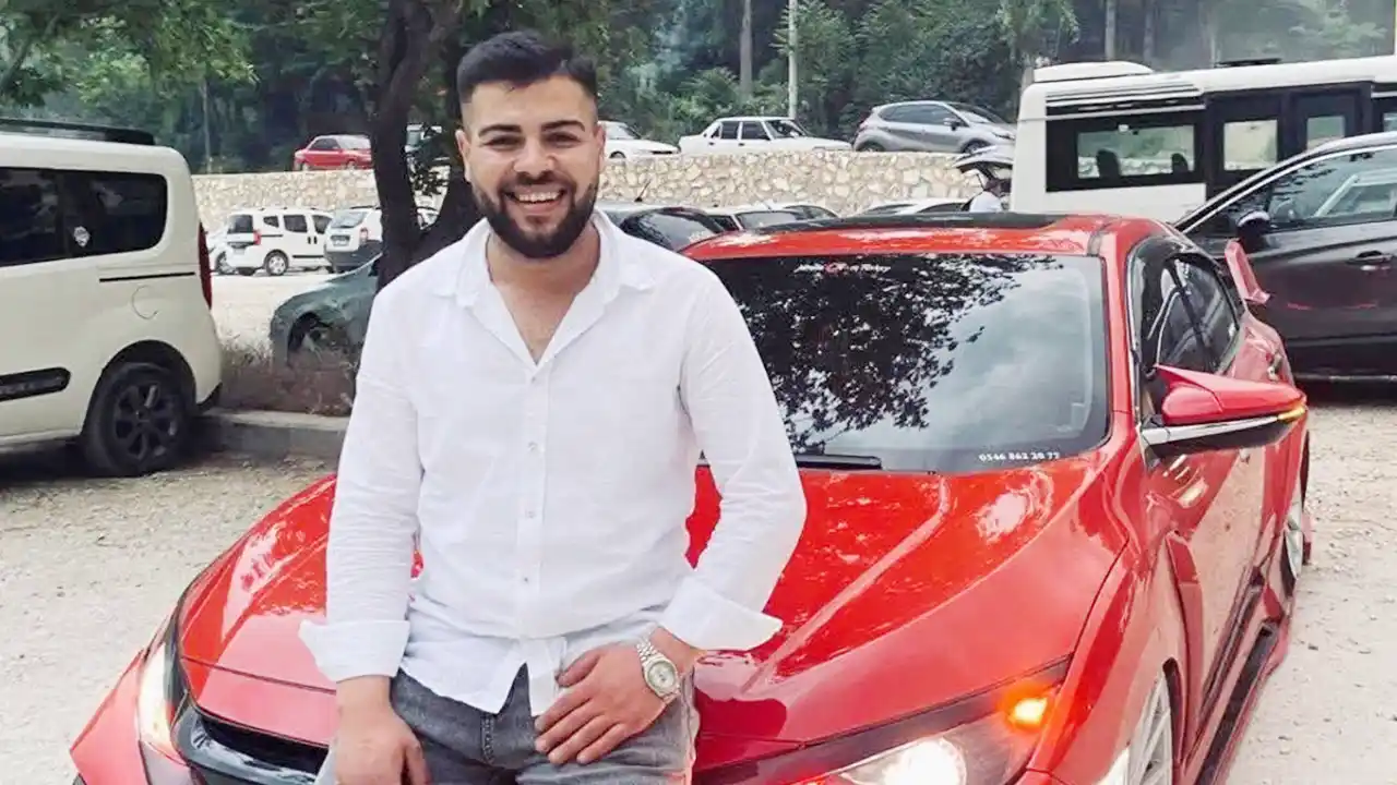 22 Yaşındaki Mustafa Aysel Yaşam Savaşını Kaybetti