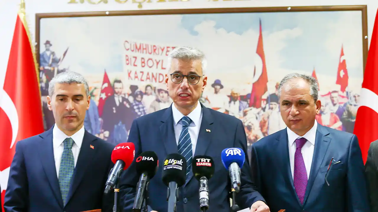Sağlık Bakanı Prof. Dr. Kemal Memişoğlu Uşak'ta