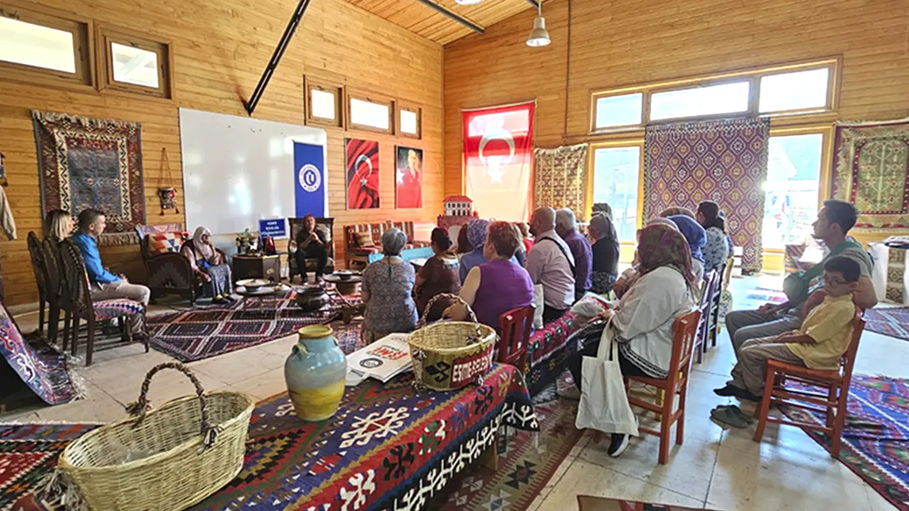 Uluslararası Festivalde Eşme Kilimi Ön Plana Çıktı