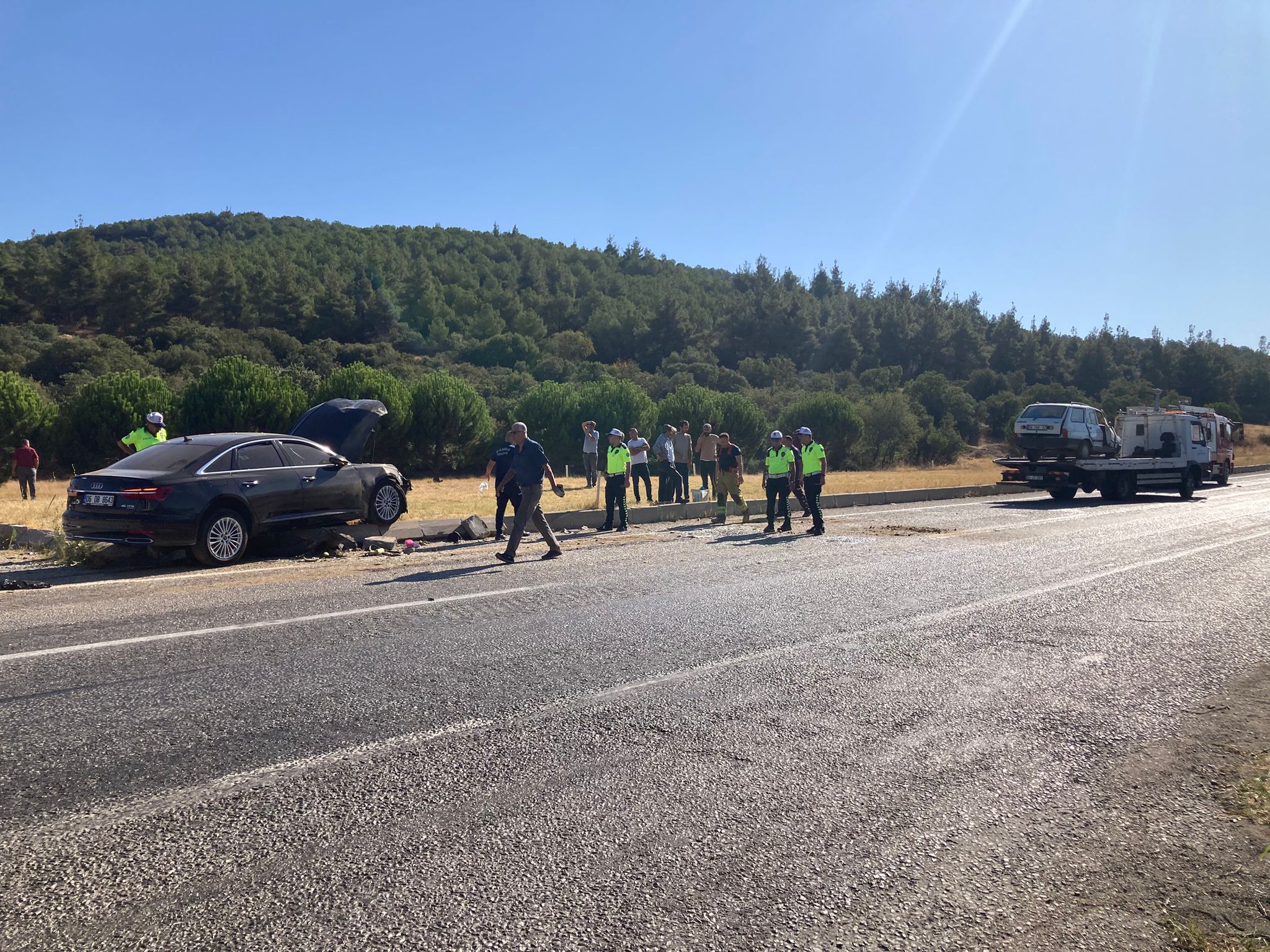 Manisa'da iki otomobilin çarpıştığı kazada 1 kişi öldü, 3 kişi yaralandı