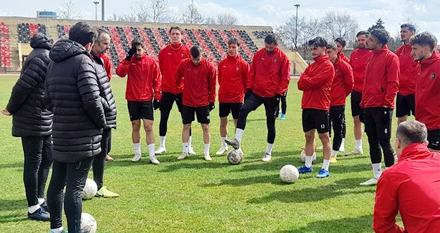 AFC KABLO KANALLARI UŞAK SPOR, ZORLU WEECOINS KIRKLARELİSPOR DEPLASMANINDA PUAN ARIYOR