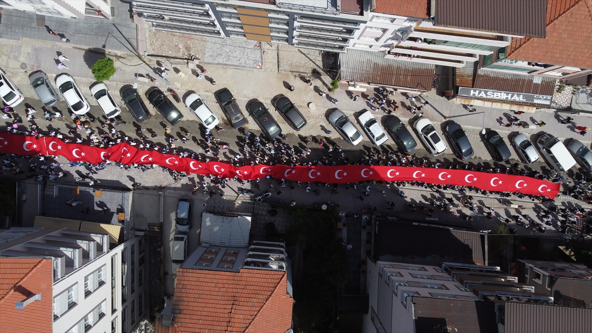 Fethiye'de Zafer Bayramı'nın 103. yılında deniz dibinde Türk bayrağı açtılar
