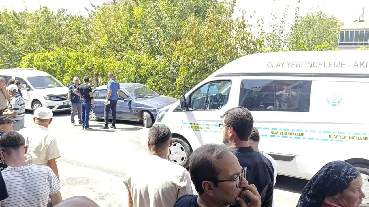 Uşak Sivaslı’da Araç İçinde Şüpheli Ölüm