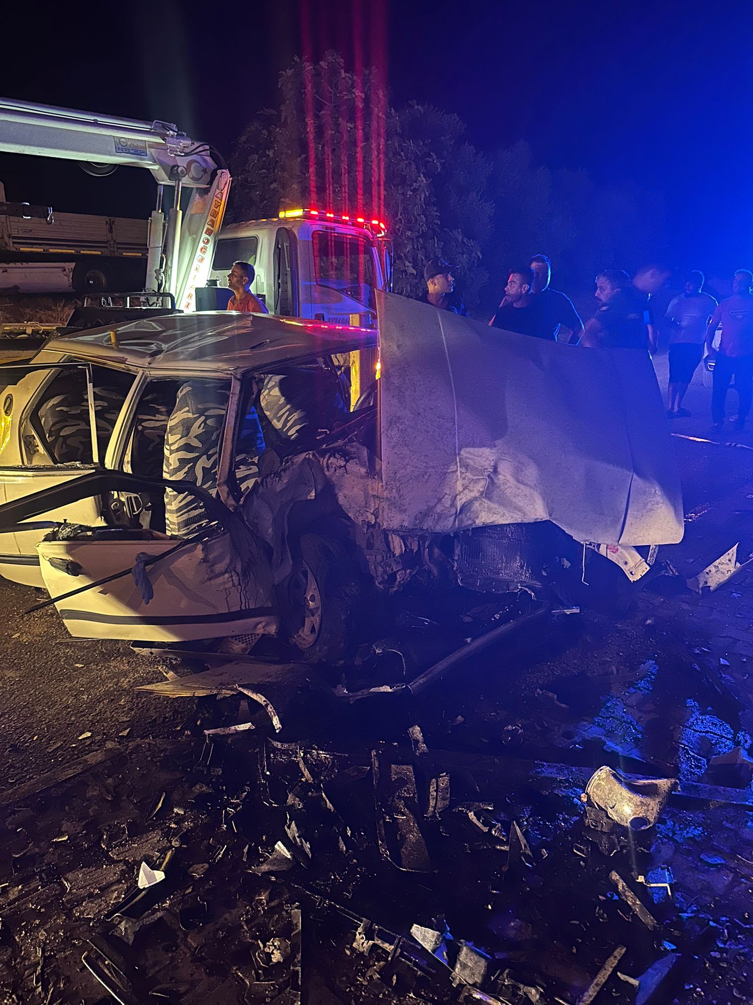 Aydın'da 2 otomobilin çarpıştığı kazada 8 kişi yaralandı