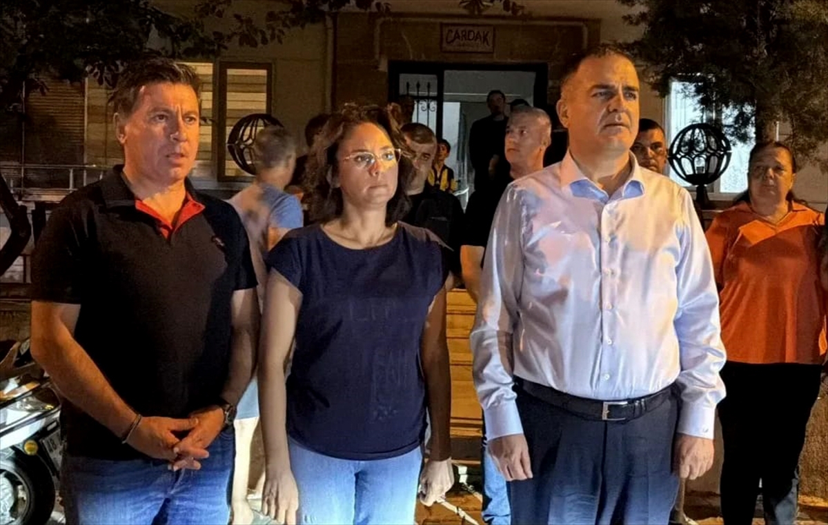 Muğla'da belediye başkanının ailesinin evine yanıcı madde atan 2 şüpheli yakalandı