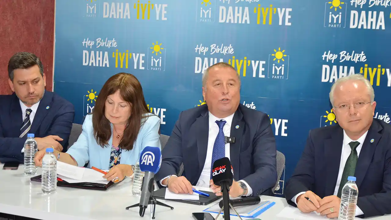 İYİ Parti Genel Başkan Yardımcısı Şeref Olgun Uşak'ta