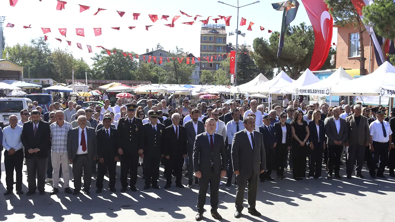 Eşme’de Kurtuluş Coşkusu Mehter ve Halk Oyunlarıyla Yaşandı