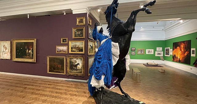 IZİKO GÜNEY AFRİKA ULUSAL GALERİSİ, ZENGİN SANAT KOLEKSİYONUNA EV SAHİPLİĞİ YAPIYOR