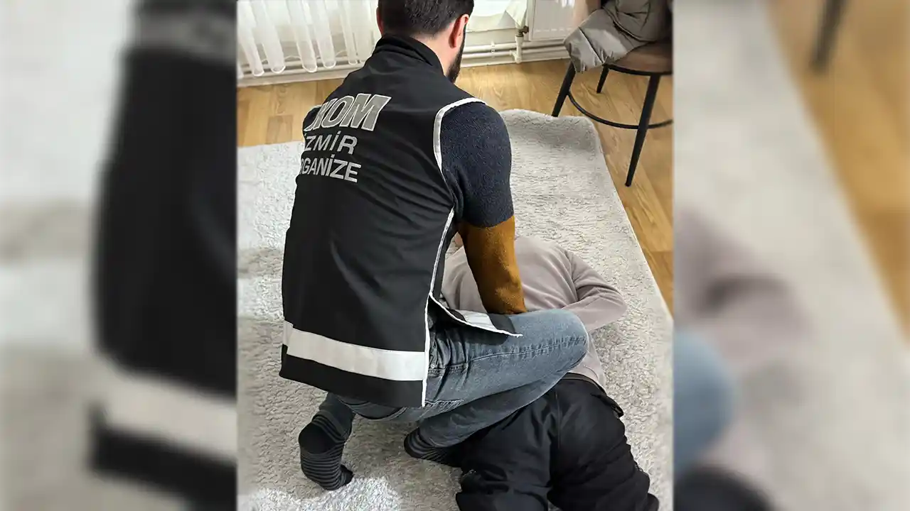İzmir'de 30 yıl 3 ay hapis cezasıyla aranan hükümlü yakalandı