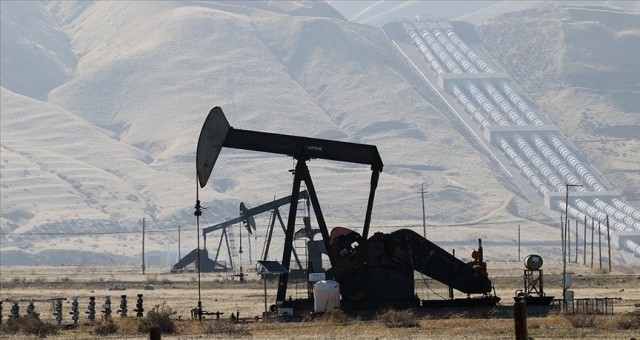 OPEC+ GRUBU GÜNLÜK 3,6 MİLYON VARİL ÜRETİM KESİNTİSİ KARARINI TEYİT ETTİ