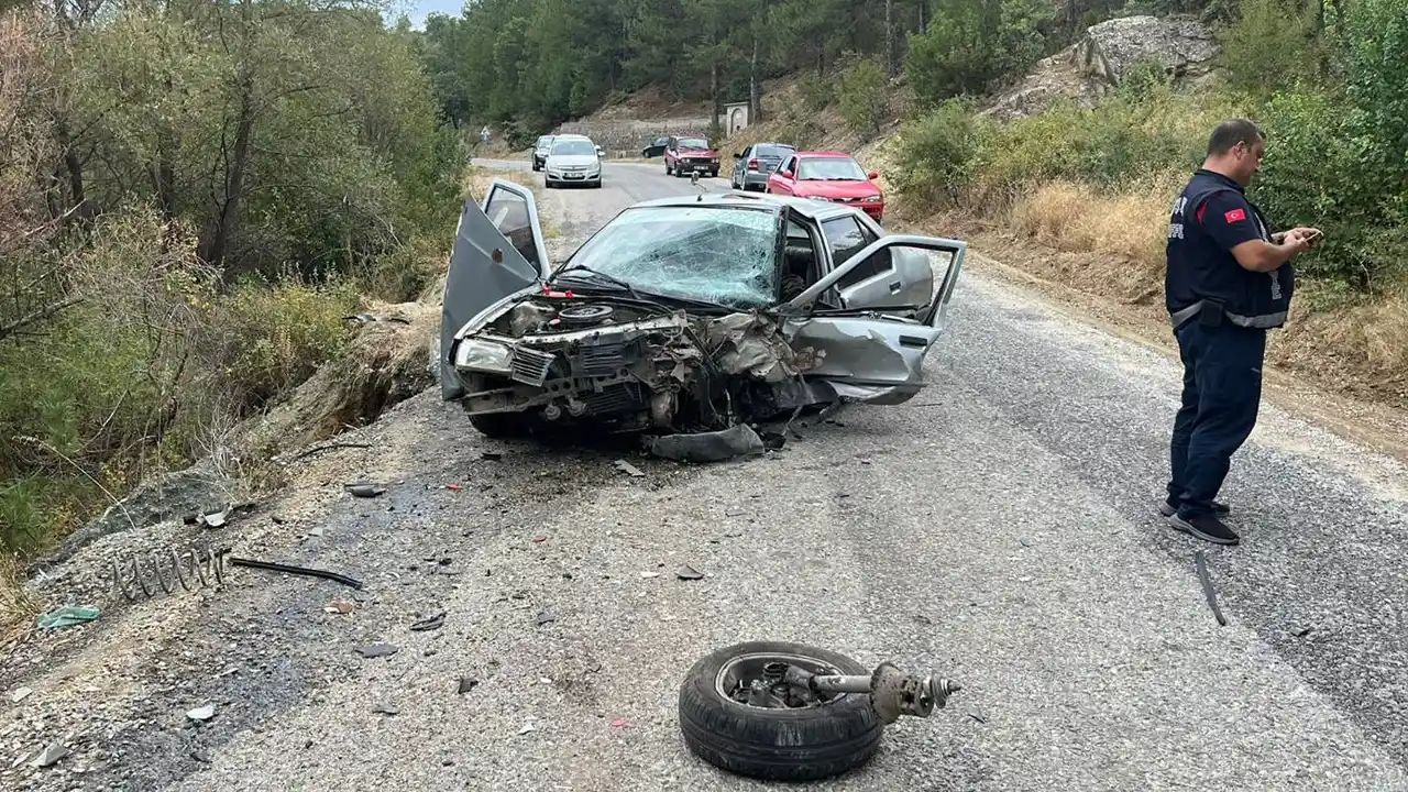 Dağyenice Köyü Yolunda Kaza: 3 Yaralı
