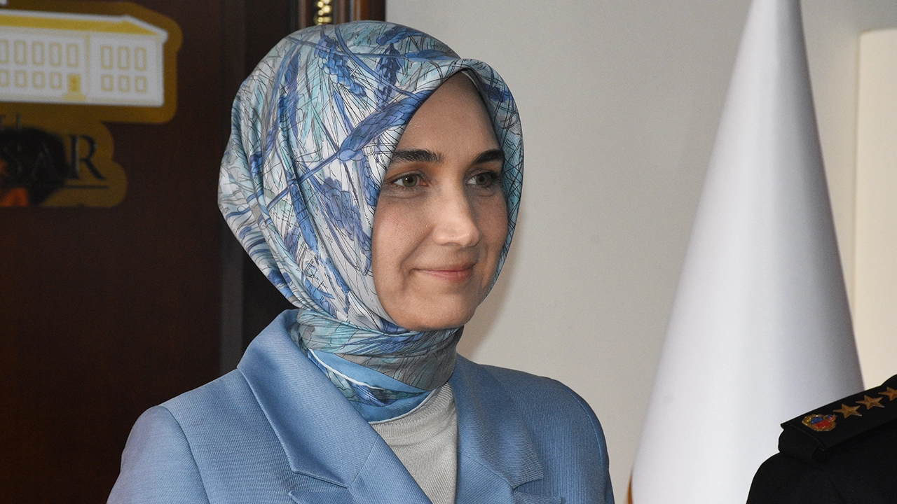 Afyonkarahisar Valisi Yiğitbaşı'na sosyal medyadan hakaret eden şüpheli tutuklandı