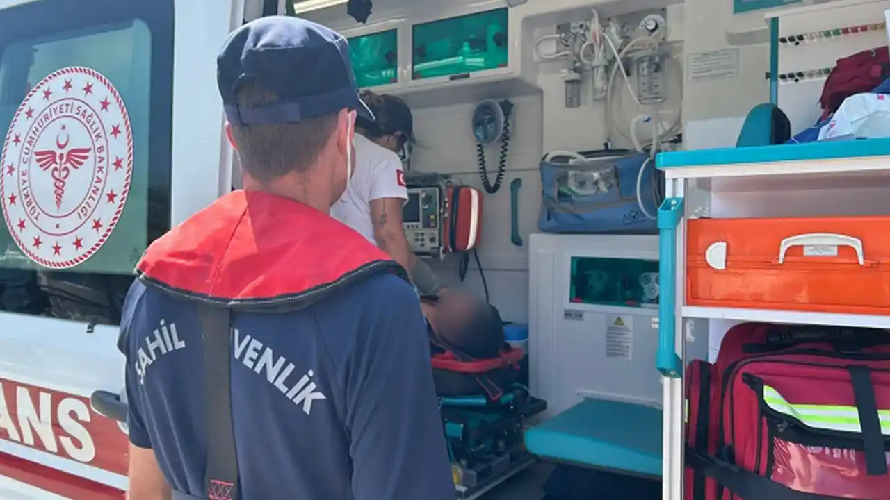 Fethiye açıklarında gezi teknesinde yaralanan çocuğa tıbbi tahliye