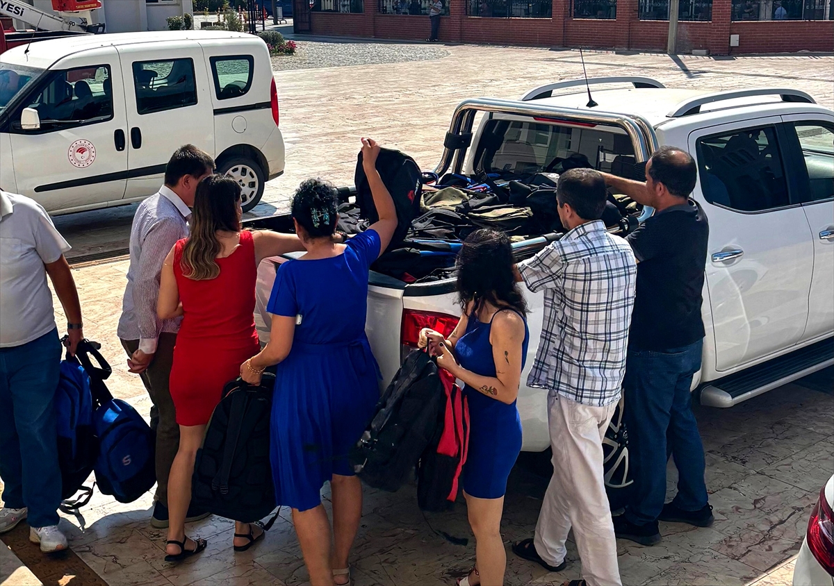 FTSO'dan Fethiye ve Seydikemer'de 320 öğrenciye kırtasiye desteği