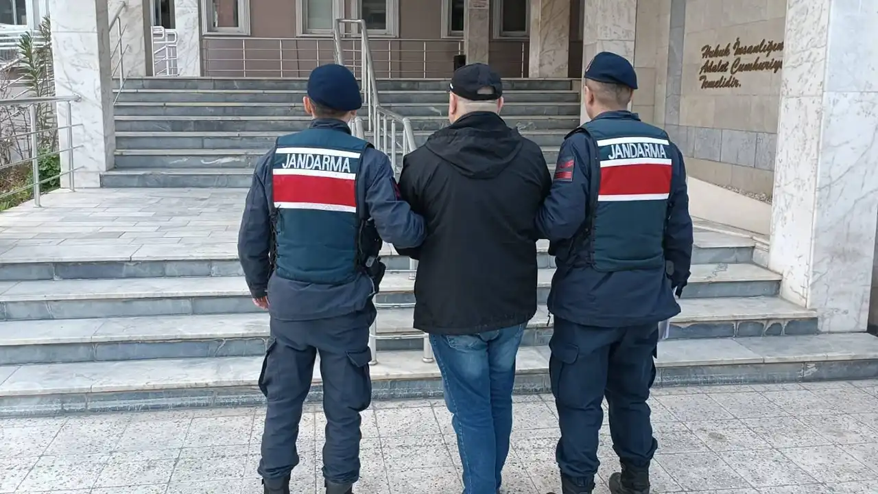 İzmir'de firari 2 hükümlü hobi bahçesinde yakalandı