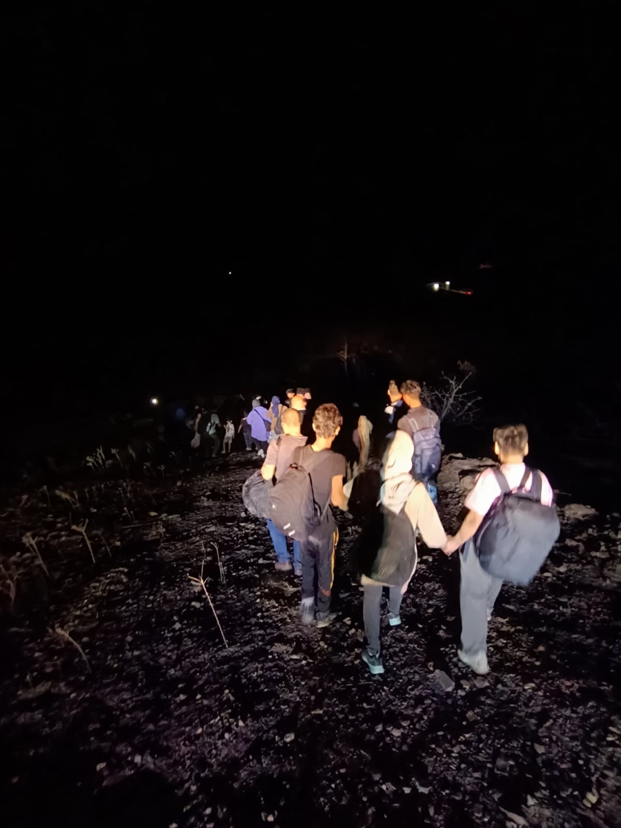 İzmir'de 36 düzensiz göçmen kurtarıldı, 84 düzensiz göçmen yakalandı