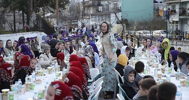 Batı Trakya Türkleri ramazanda toplu iftar geleneğini yaşatmaya devam ediyor