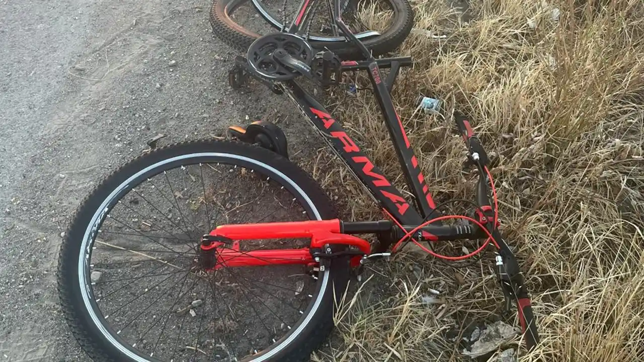 Manisa'da kamyonetin çarptığı bisikletli hayatını kaybetti