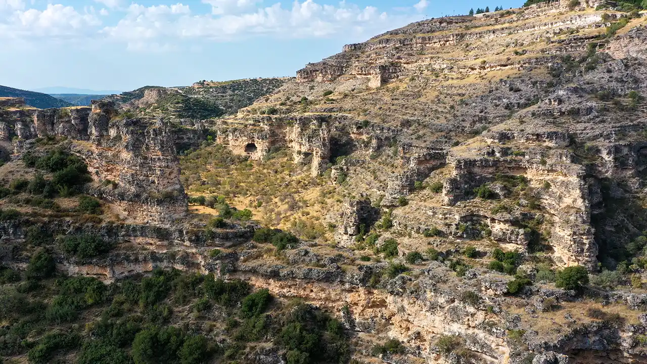 Uşak’ın Ulubey Kanyonu Turistlerin Gözdesi Oldu