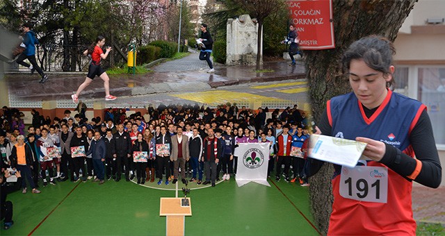 Manisa'da "Okul Sporları Gençler Oryantring Grup Yarışması" Yapıldı