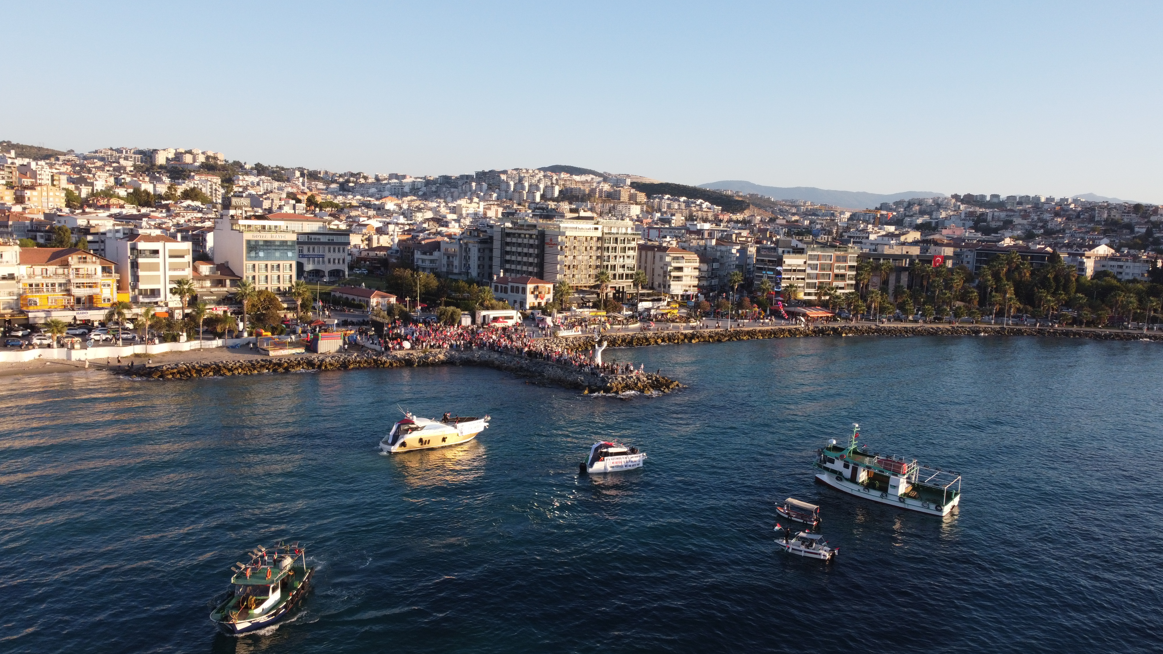 Kuşadası'ndan Küresel Sumud Filosu'na destek